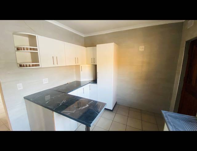 3 BEDROOM HOUSE TO LET IN PALMIET